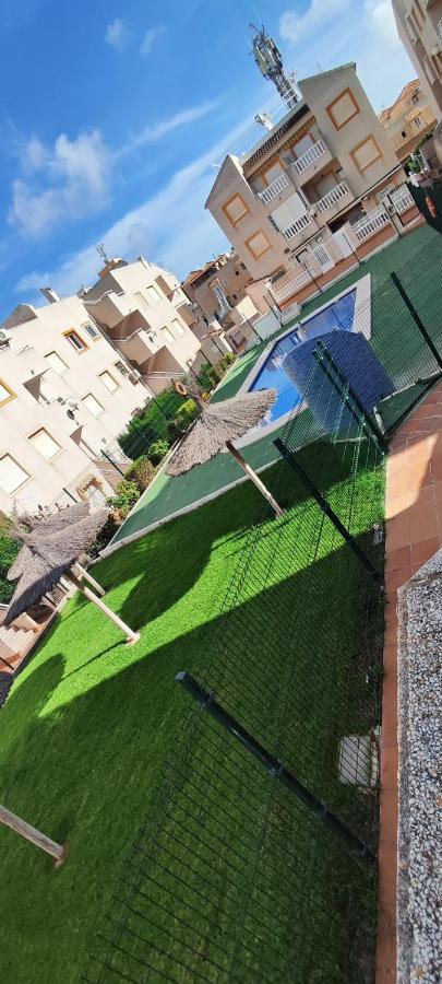 Parque Aromatico Con Dos Piscinas Apartman Torrevieja Kültér fotó