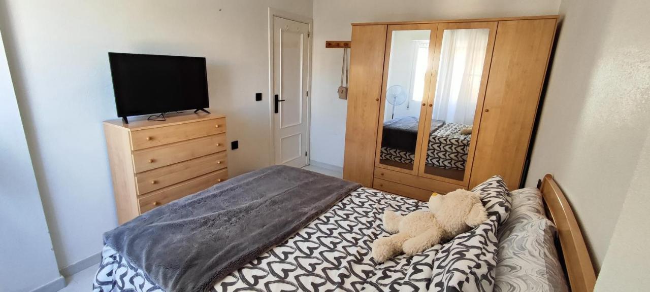 Parque Aromatico Con Dos Piscinas Apartman Torrevieja Kültér fotó